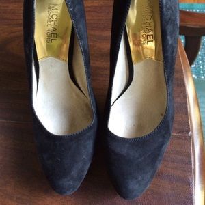Black Michael Kors pumps